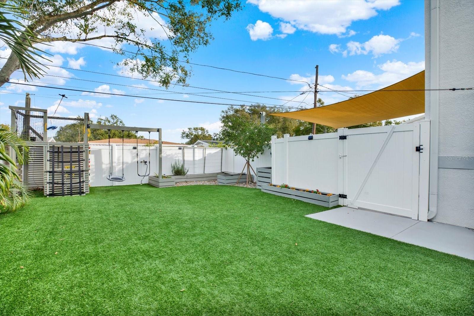 Image 42 of 57 For 139 42nd Avenue Ne