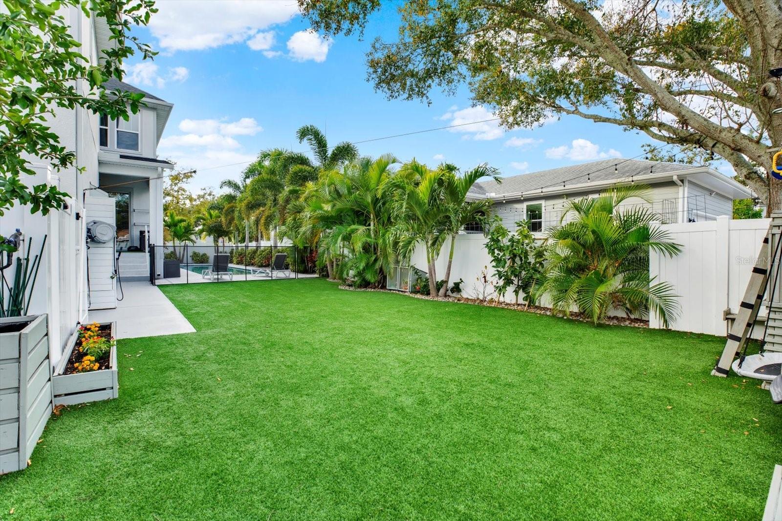 Image 44 of 57 For 139 42nd Avenue Ne