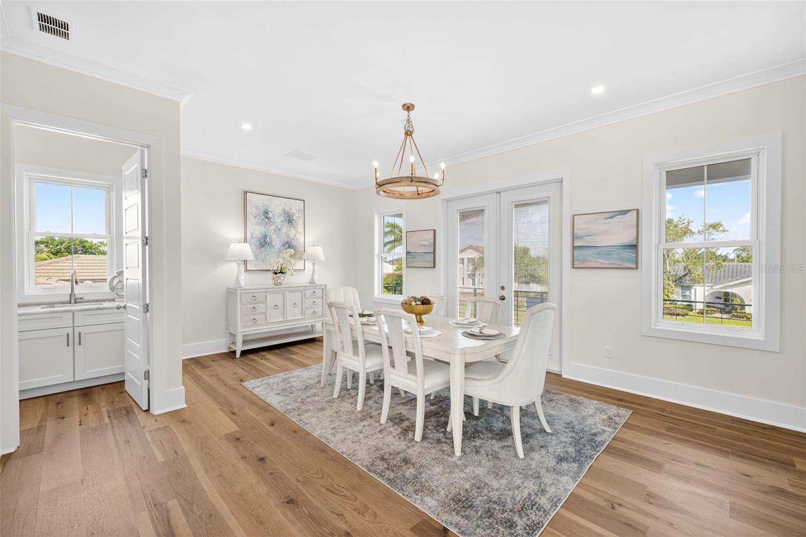 Image 11 of 63 For 2050 Hawaii Avenue Ne