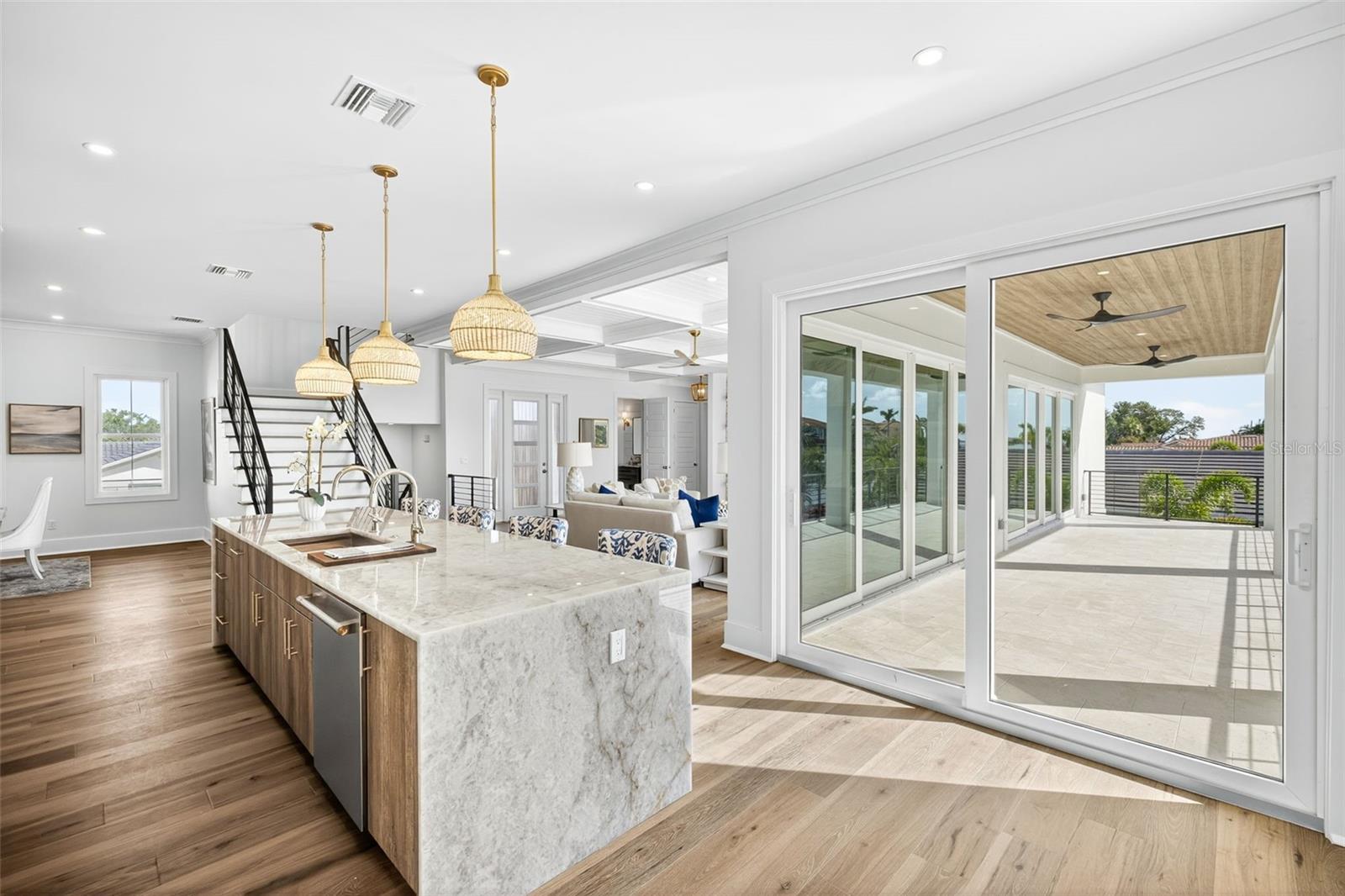 Image 17 of 63 For 2050 Hawaii Avenue Ne