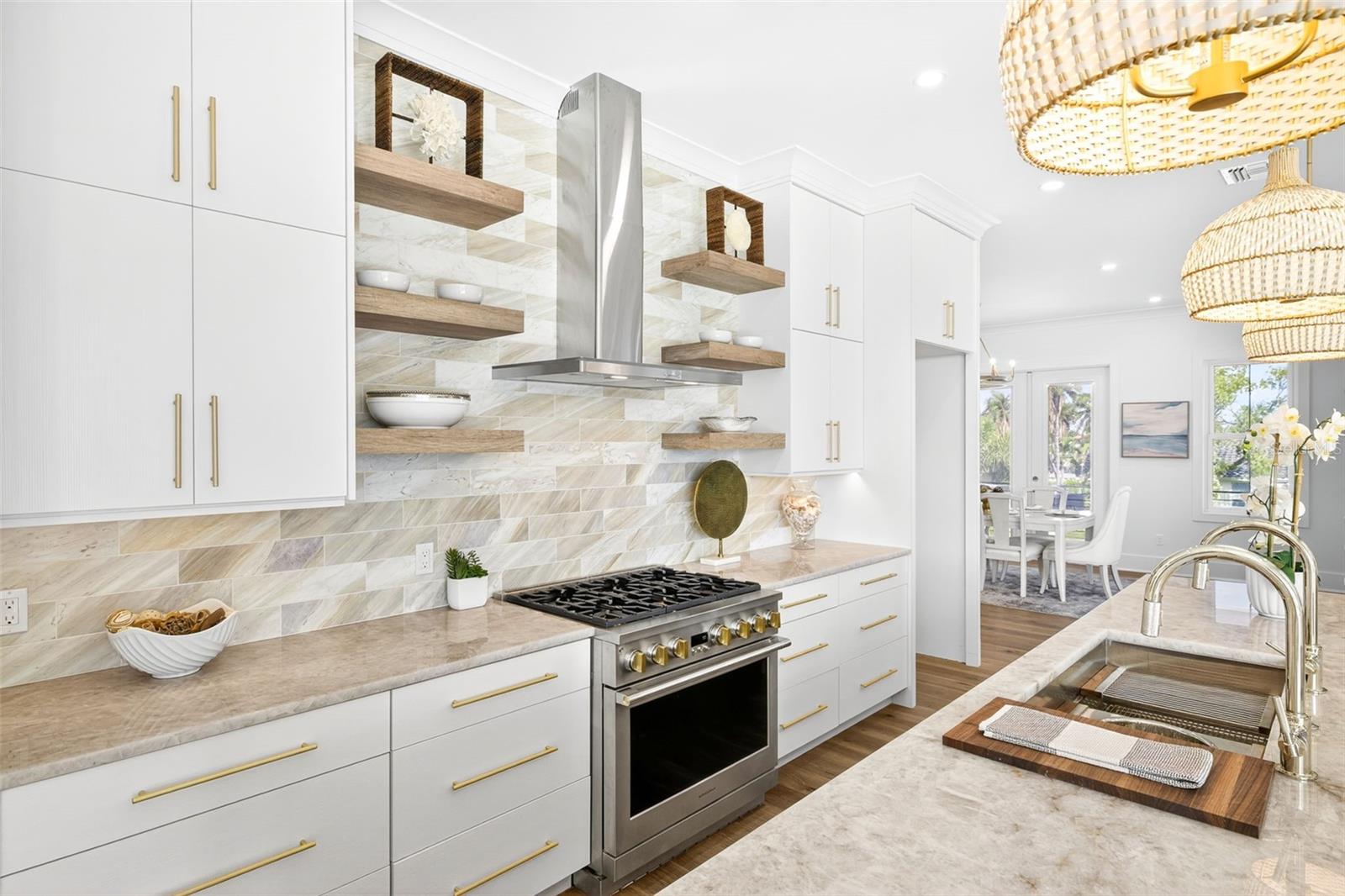 Image 18 of 63 For 2050 Hawaii Avenue Ne