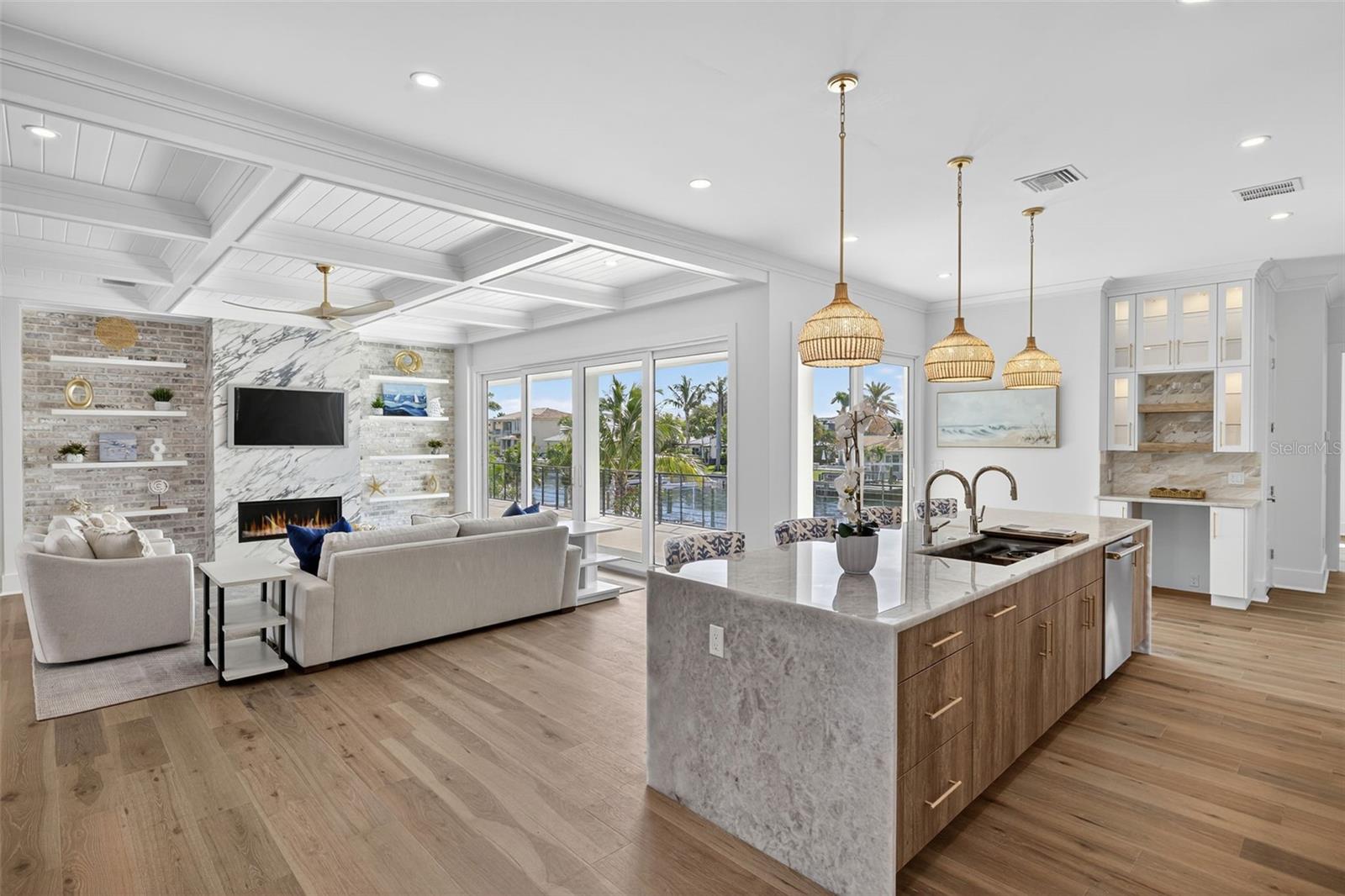 Image 20 of 63 For 2050 Hawaii Avenue Ne