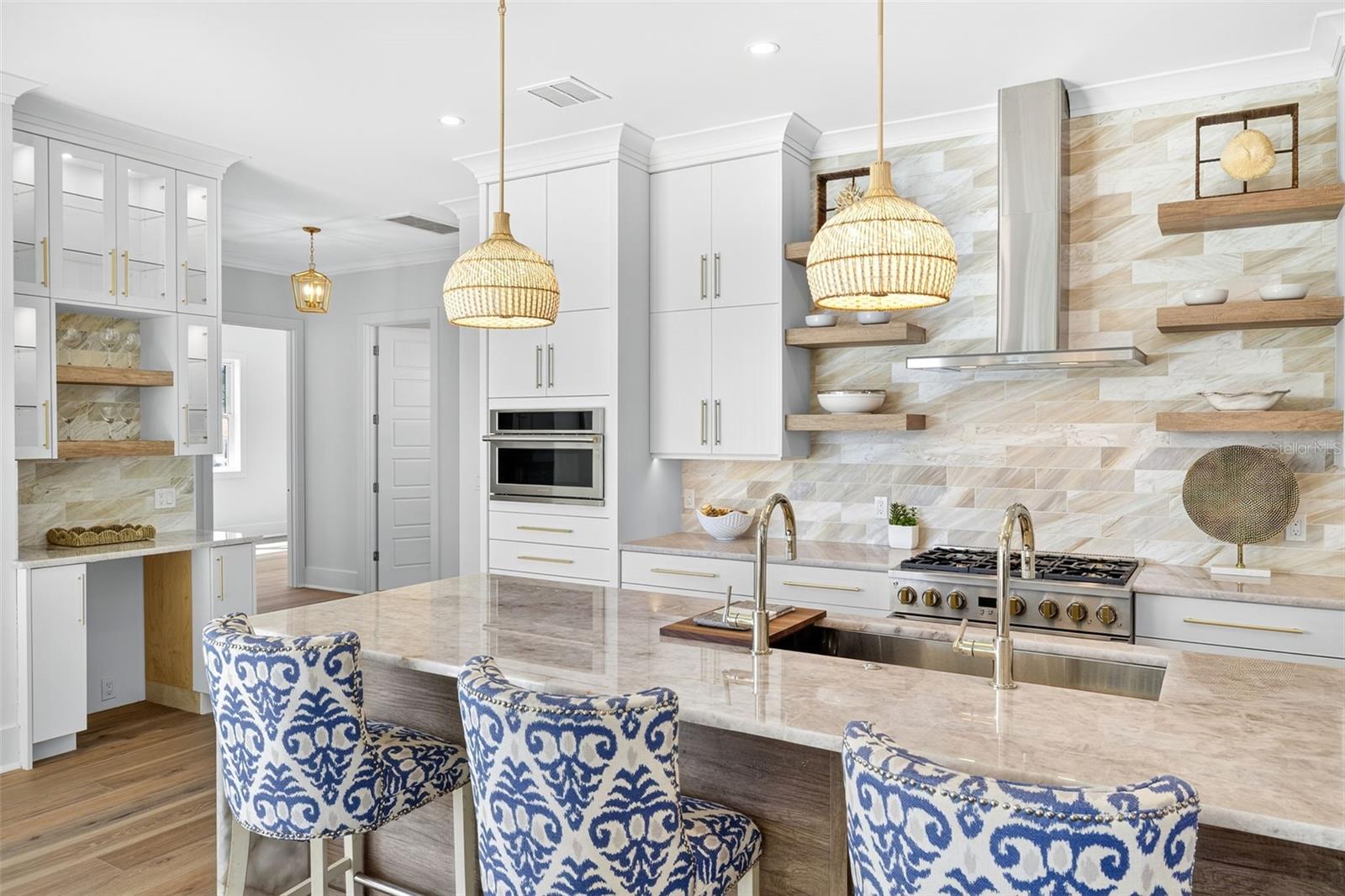 Image 21 of 63 For 2050 Hawaii Avenue Ne