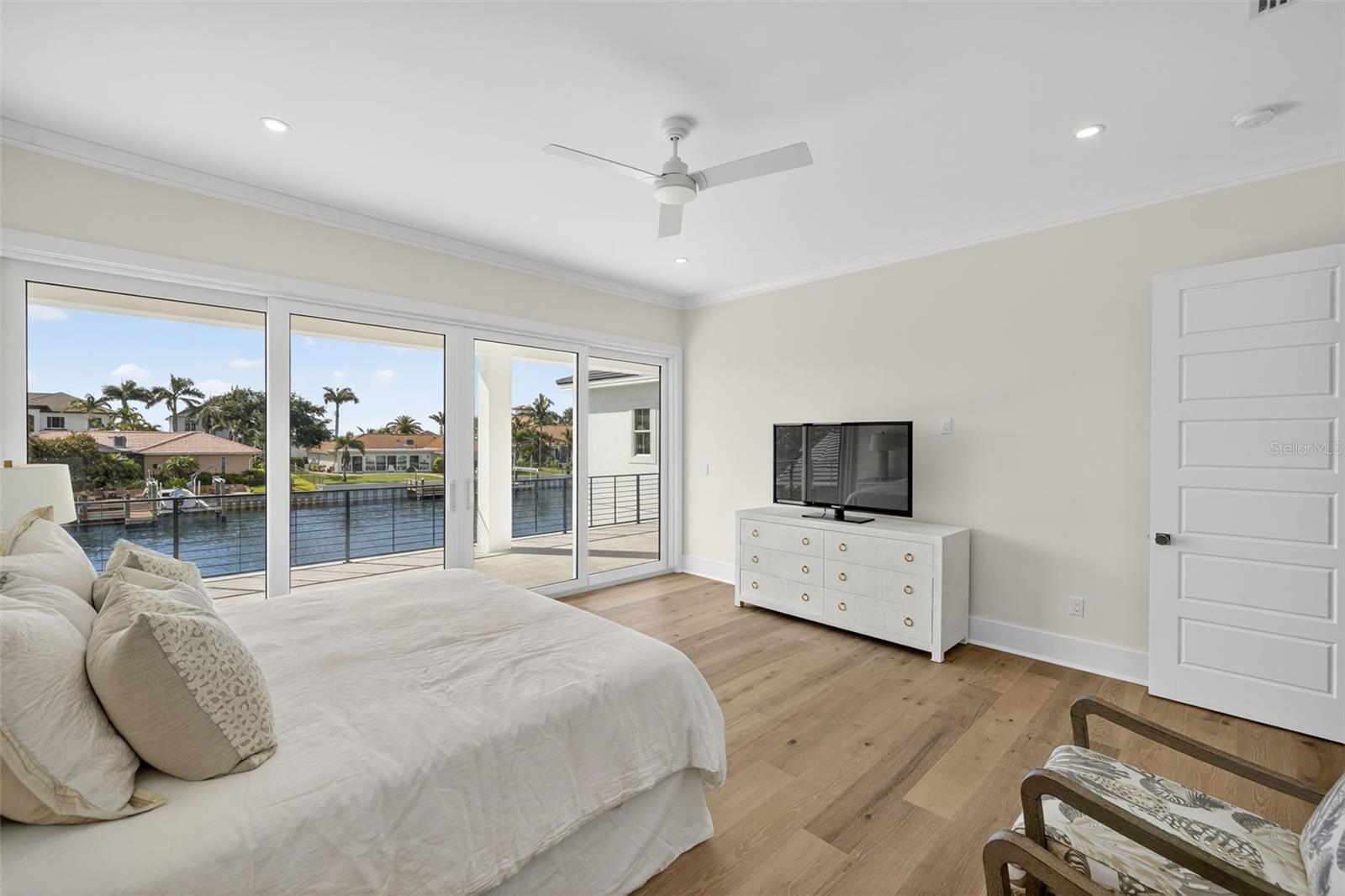 Image 23 of 63 For 2050 Hawaii Avenue Ne