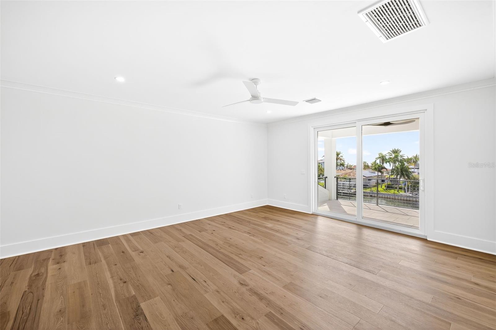 Image 27 of 63 For 2050 Hawaii Avenue Ne