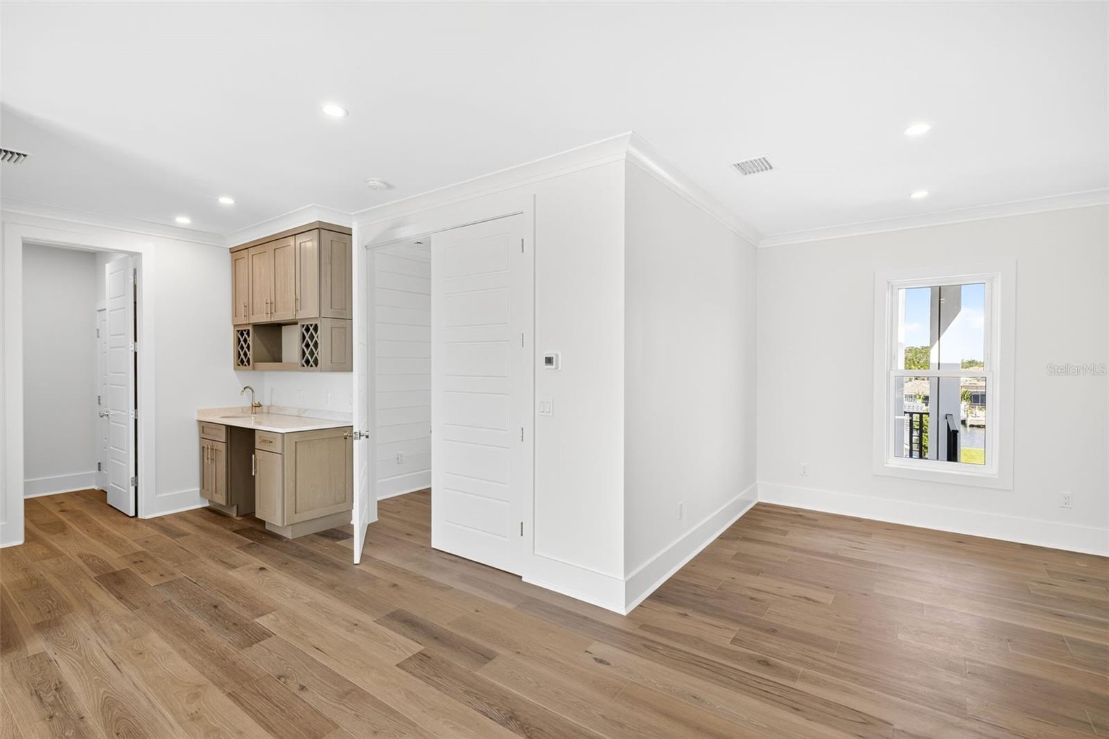 Image 29 of 63 For 2050 Hawaii Avenue Ne