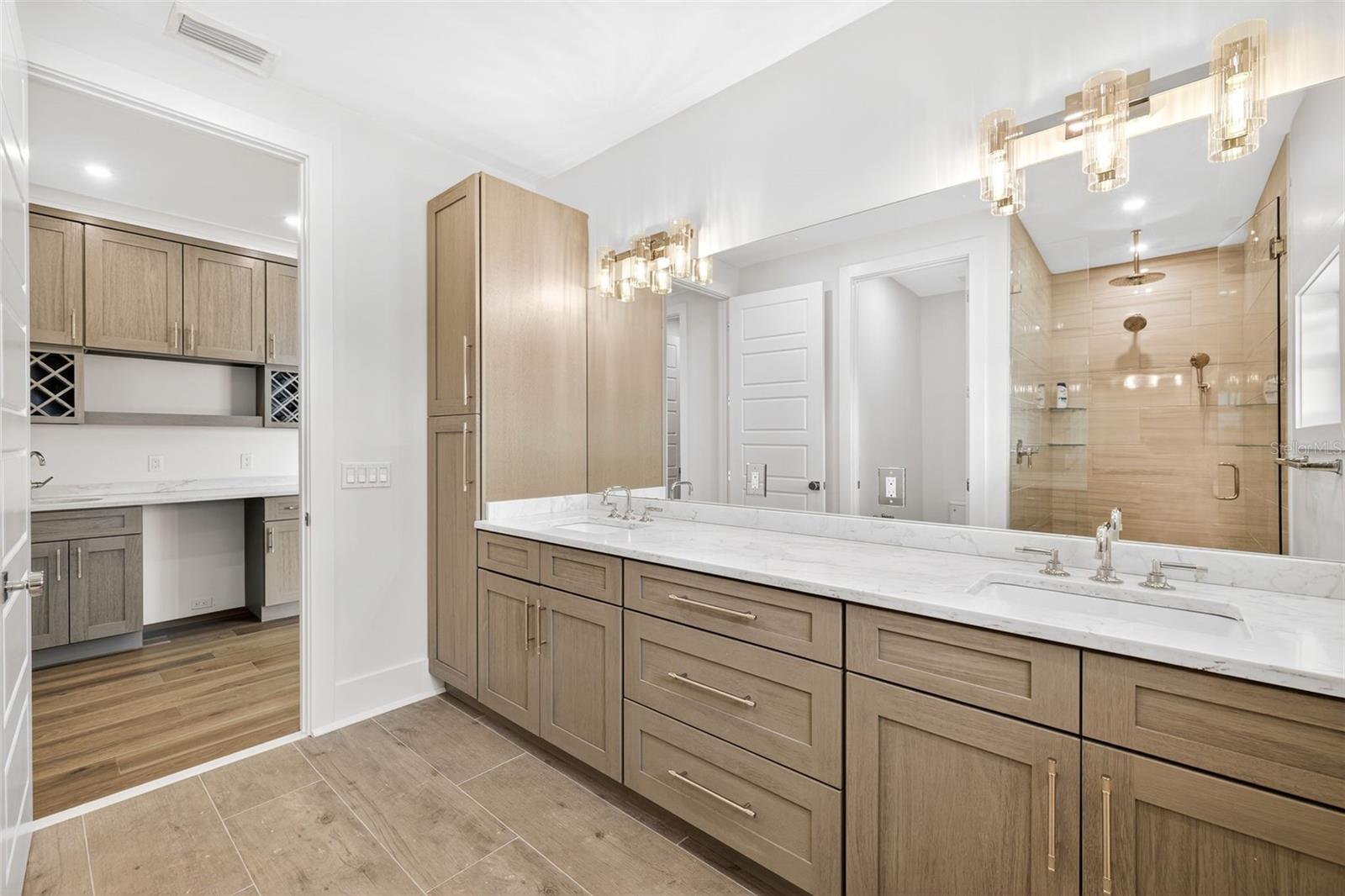 Image 31 of 63 For 2050 Hawaii Avenue Ne