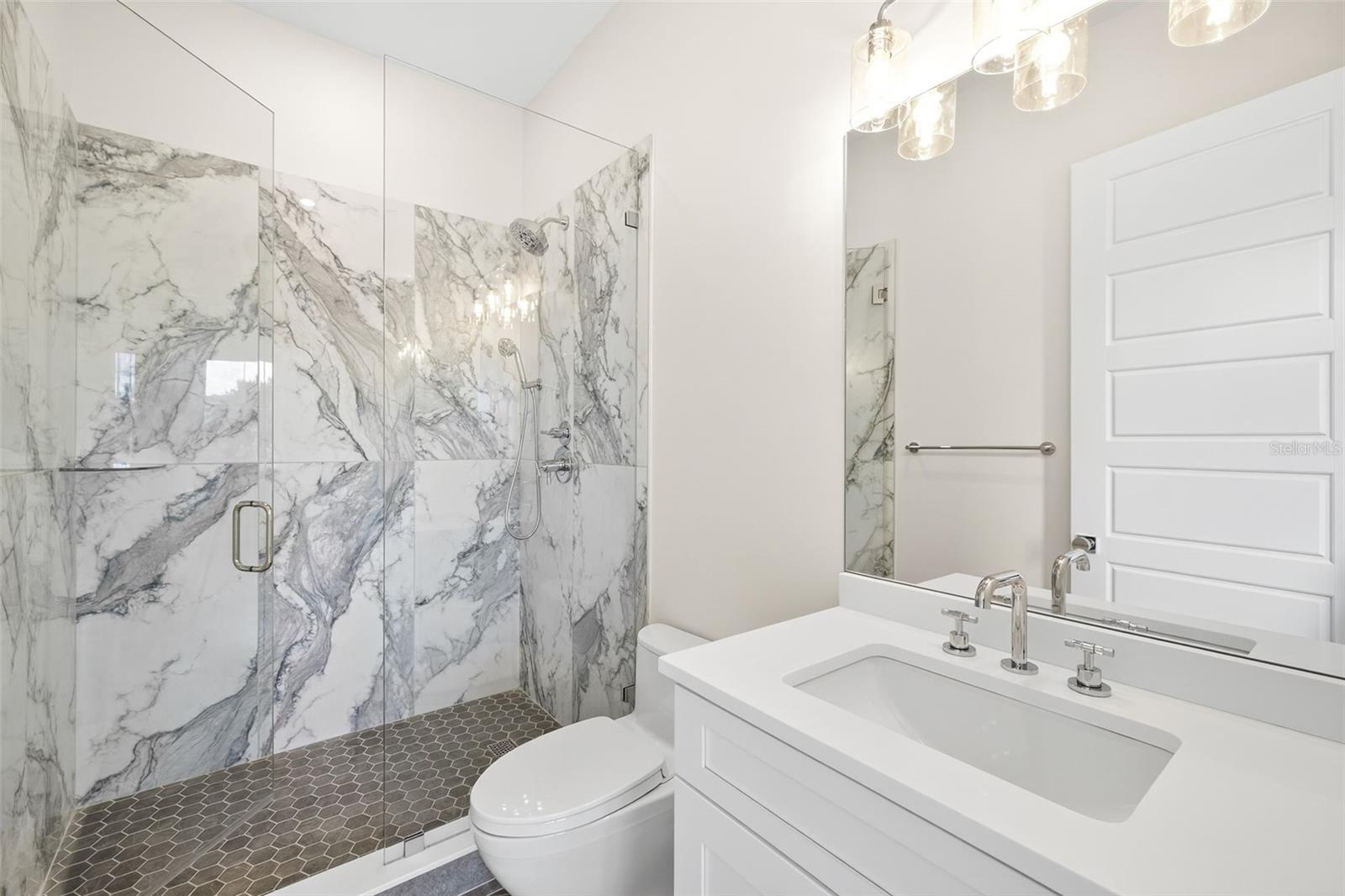 Image 35 of 63 For 2050 Hawaii Avenue Ne