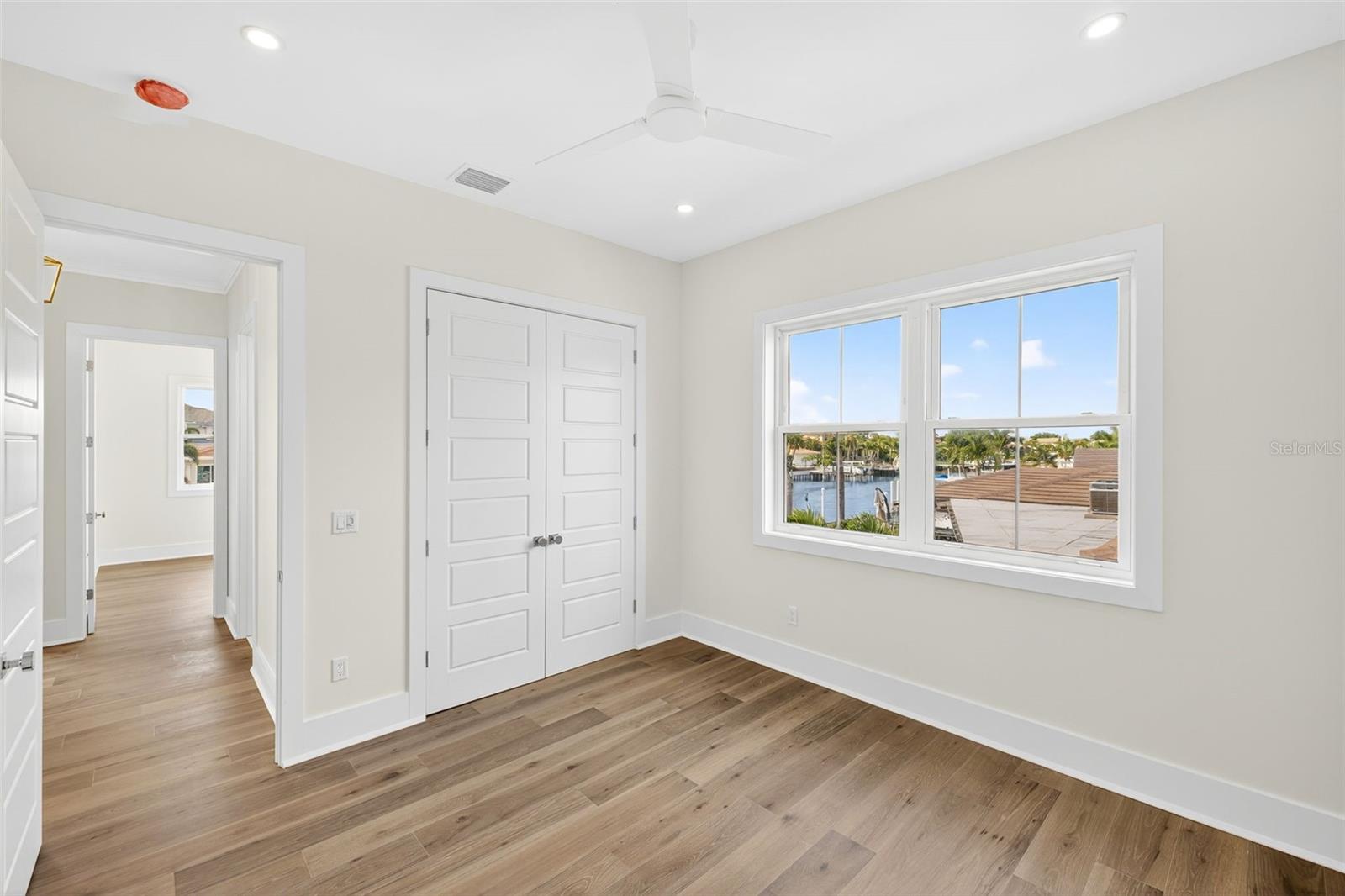 Image 39 of 63 For 2050 Hawaii Avenue Ne