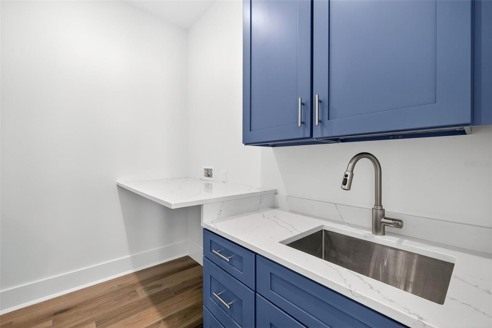 Image 43 of 63 For 2050 Hawaii Avenue Ne