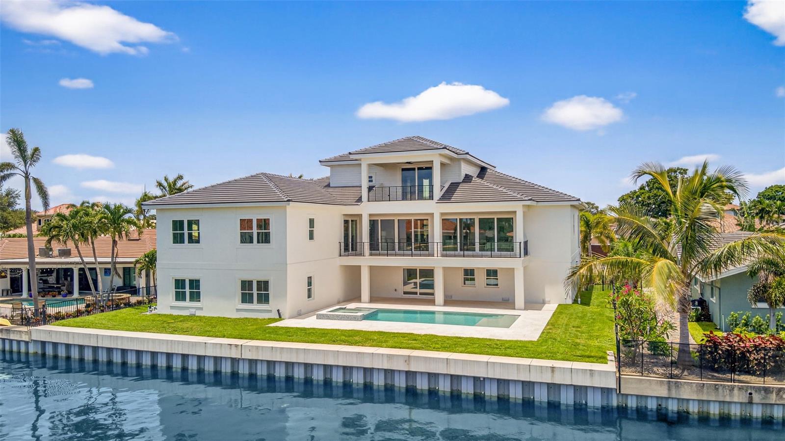 Image 47 of 63 For 2050 Hawaii Avenue Ne