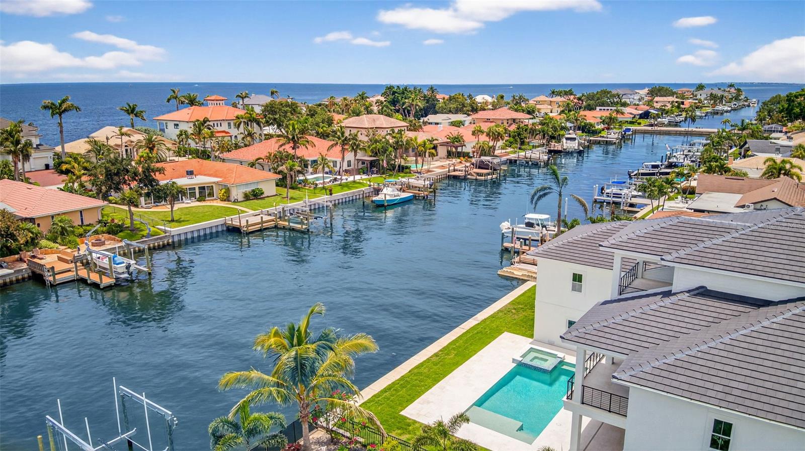 Image 59 of 63 For 2050 Hawaii Avenue Ne