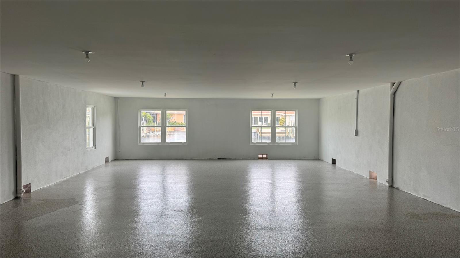 Image 60 of 63 For 2050 Hawaii Avenue Ne