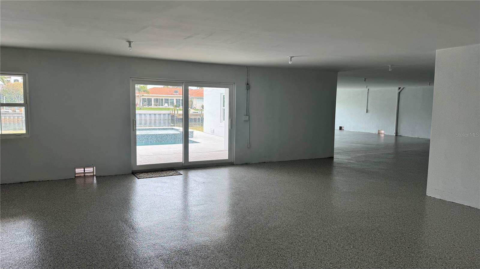 Image 61 of 63 For 2050 Hawaii Avenue Ne