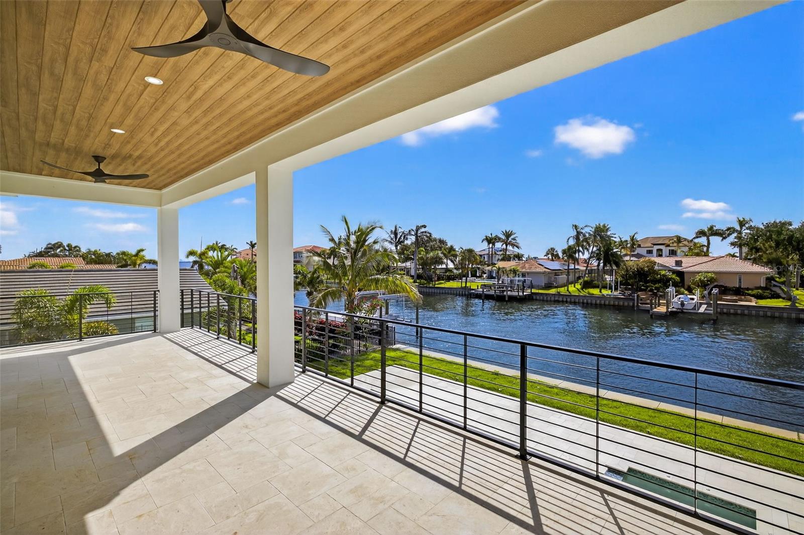 Image 9 of 63 For 2050 Hawaii Avenue Ne