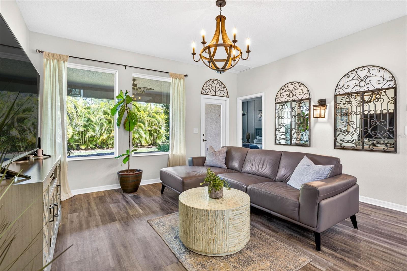 Image 18 of 83 For 5516 Silver Sun Drive