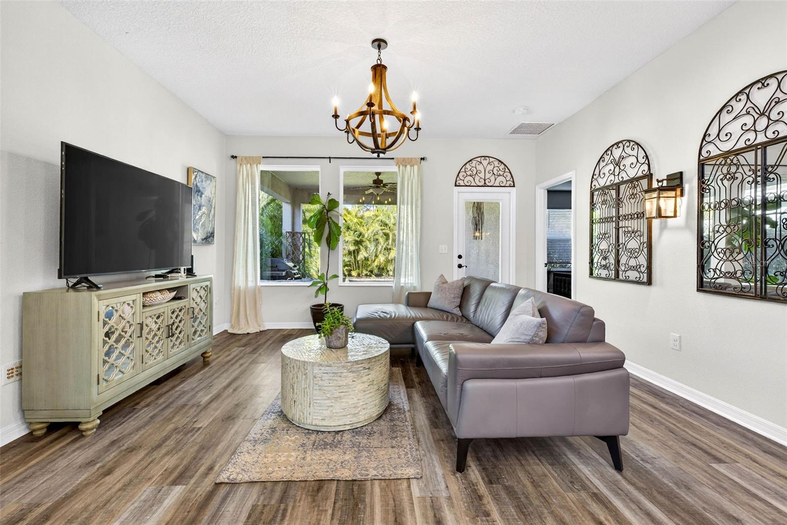 Image 19 of 83 For 5516 Silver Sun Drive