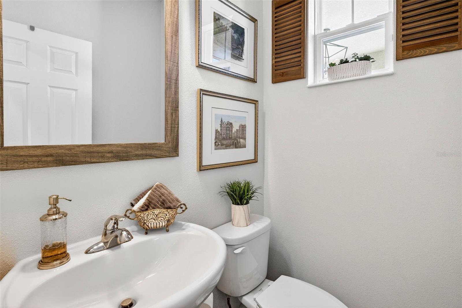 Image 24 of 83 For 5516 Silver Sun Drive