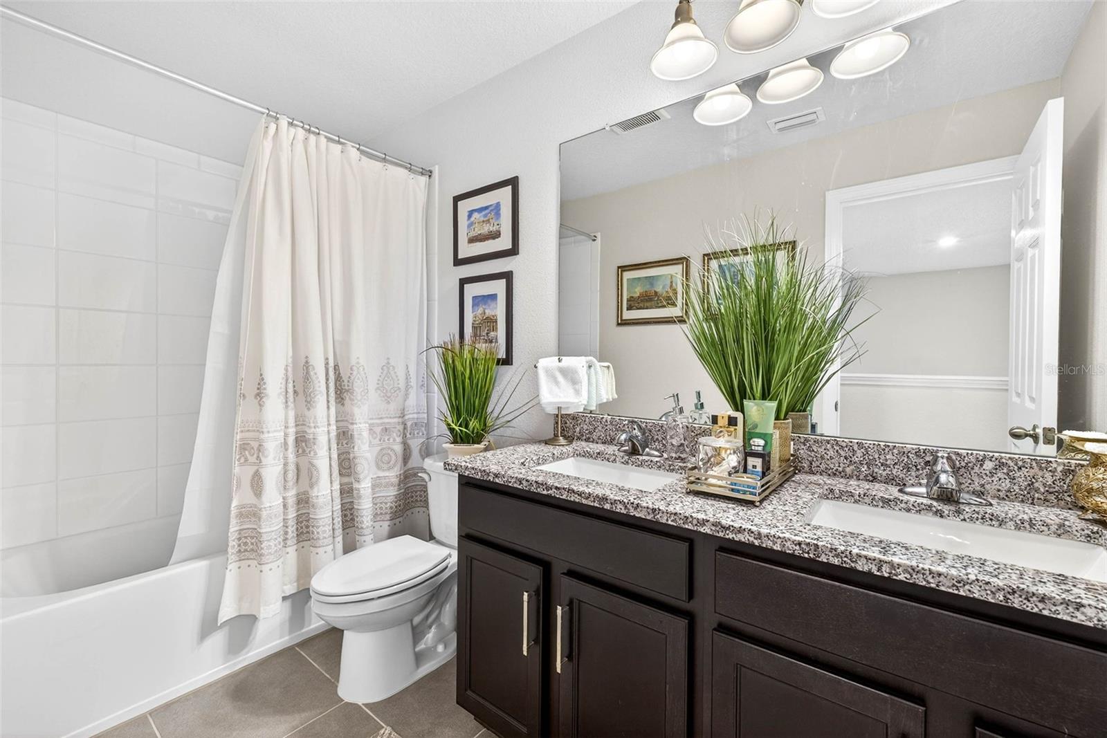 Image 46 of 83 For 5516 Silver Sun Drive