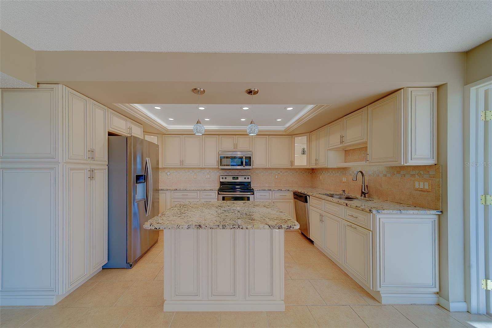 Image 15 of 68 For 1480 Gulf Boulevard 201