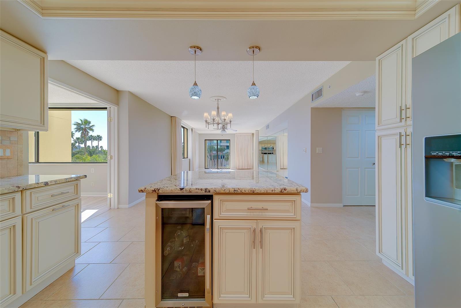 Image 16 of 68 For 1480 Gulf Boulevard 201