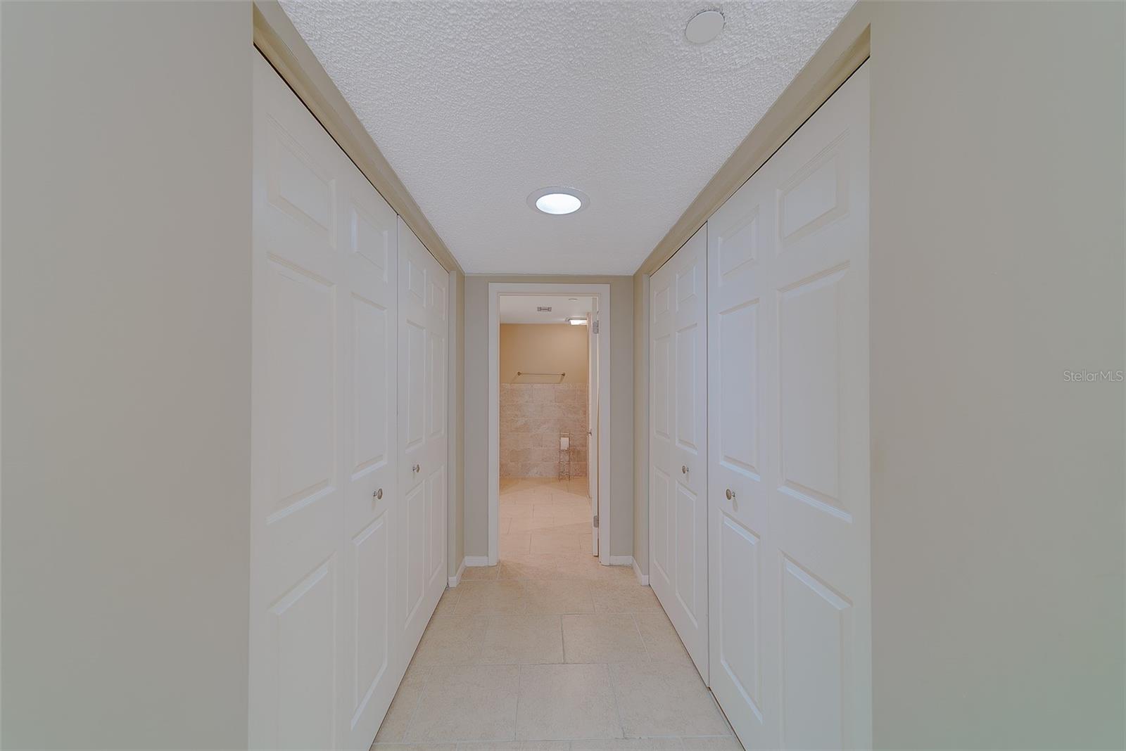 Image 26 of 68 For 1480 Gulf Boulevard 201