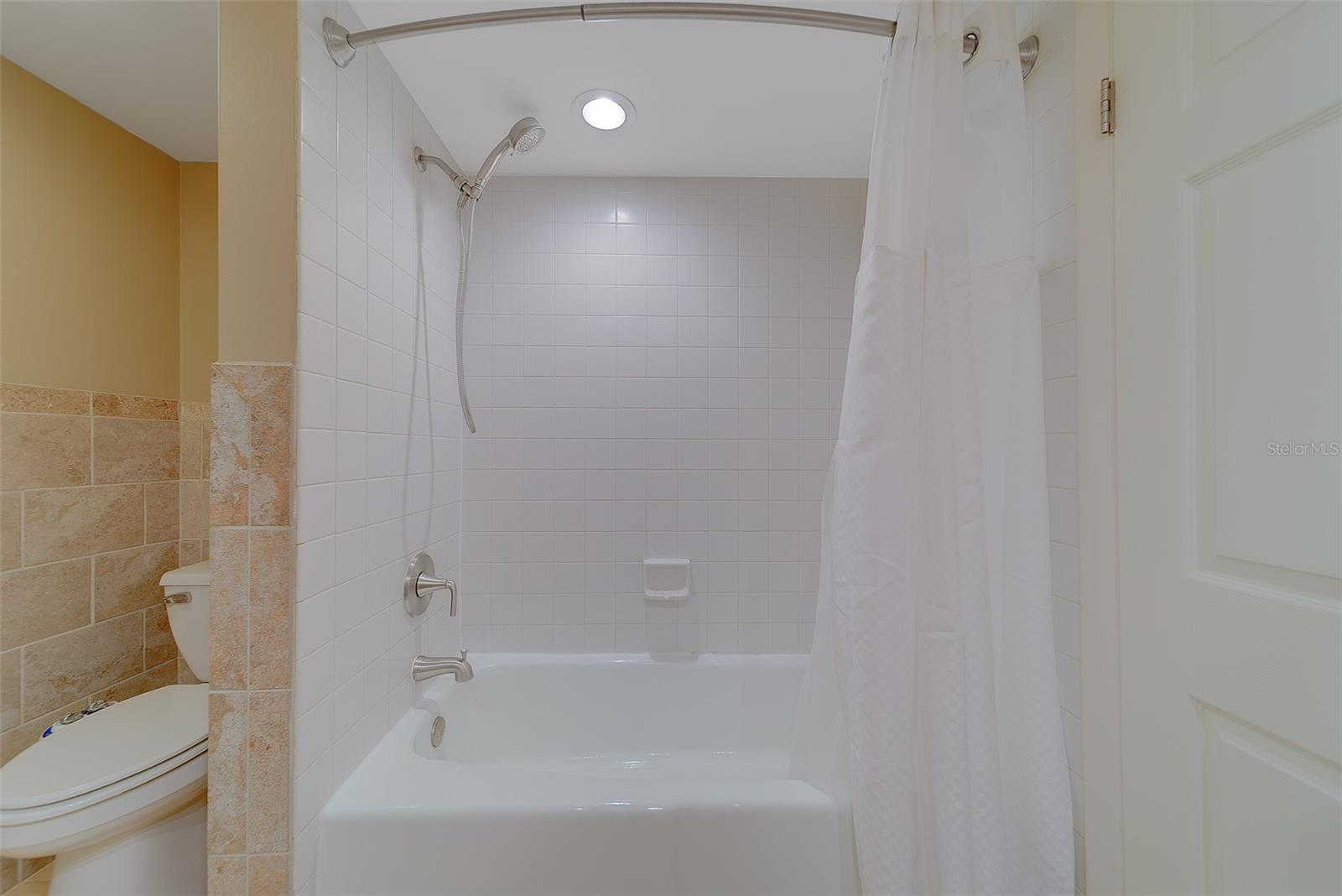 Image 31 of 68 For 1480 Gulf Boulevard 201