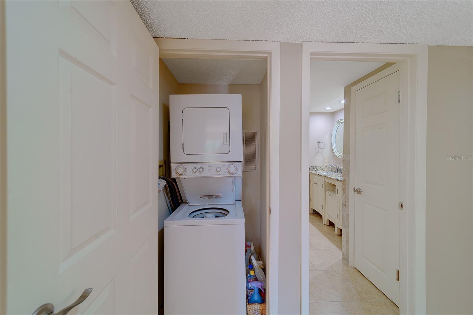 Image 33 of 68 For 1480 Gulf Boulevard 201