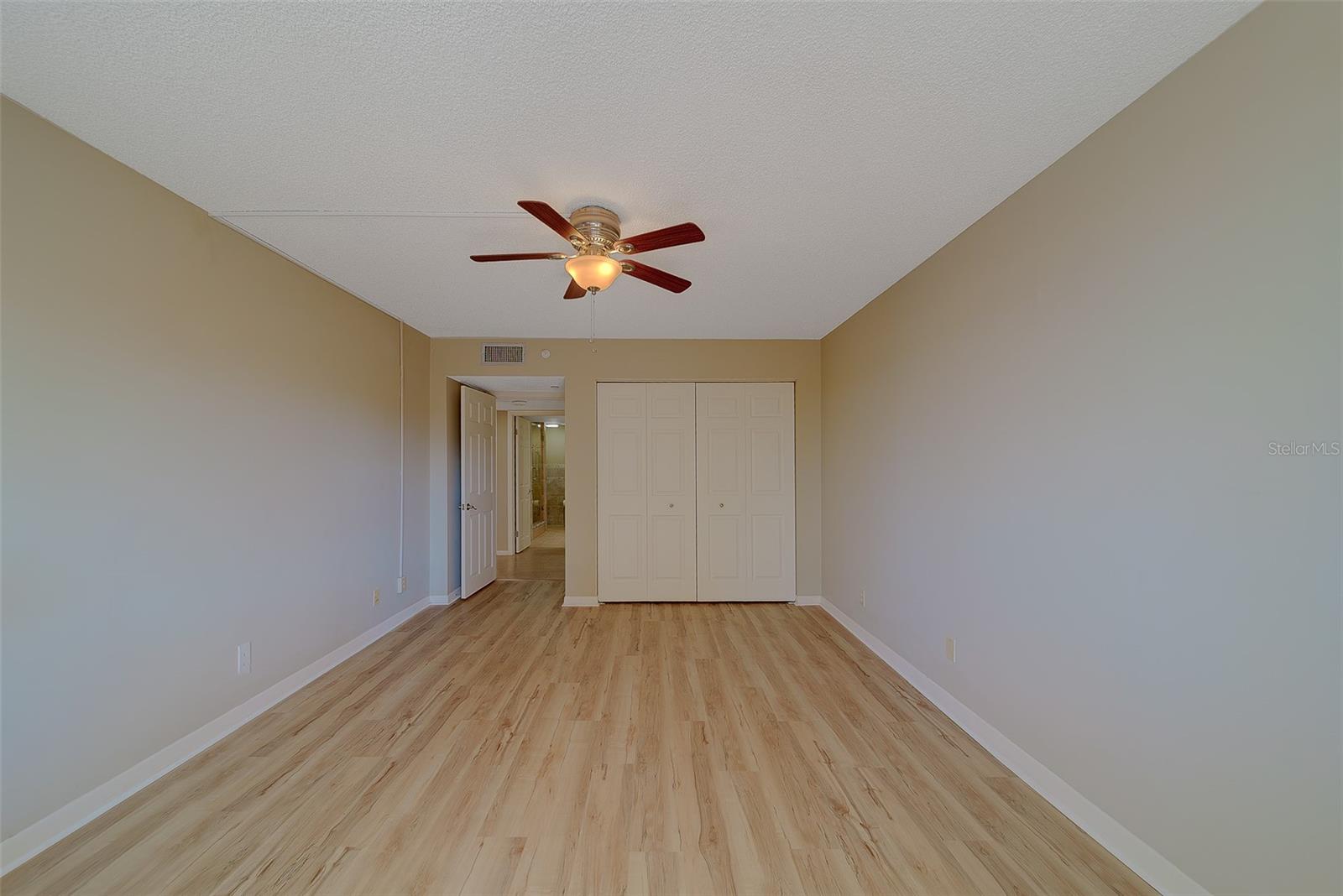 Image 36 of 68 For 1480 Gulf Boulevard 201