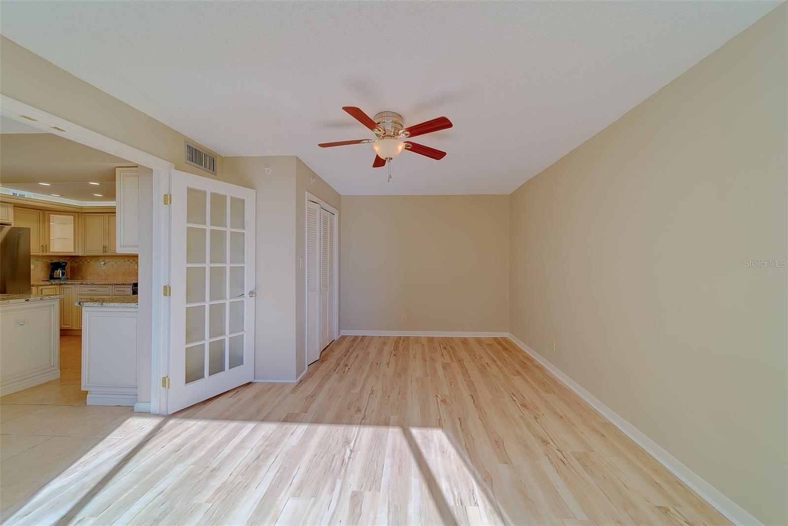 Image 42 of 68 For 1480 Gulf Boulevard 201