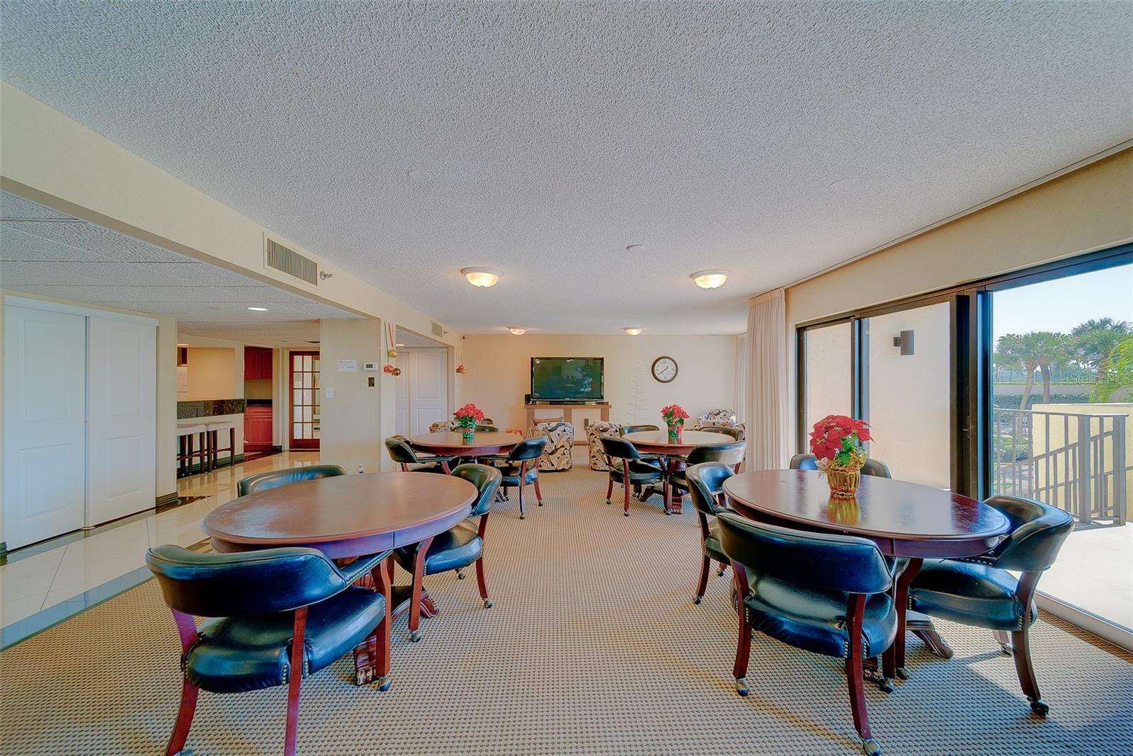 Image 51 of 68 For 1480 Gulf Boulevard 201