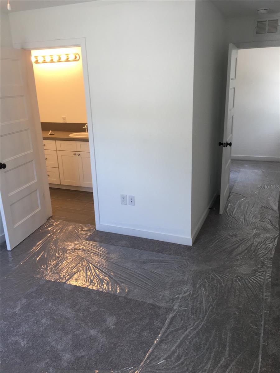 Image 17 of 19 For 849 Laurelridge Court