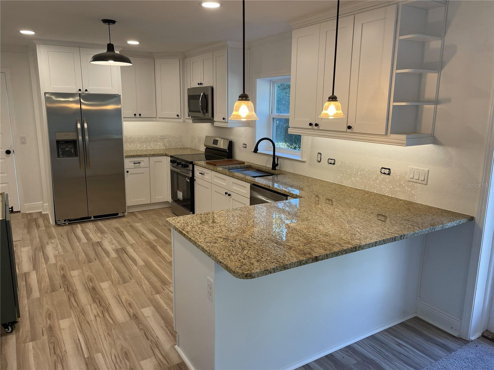 Image 6 of 19 For 849 Laurelridge Court