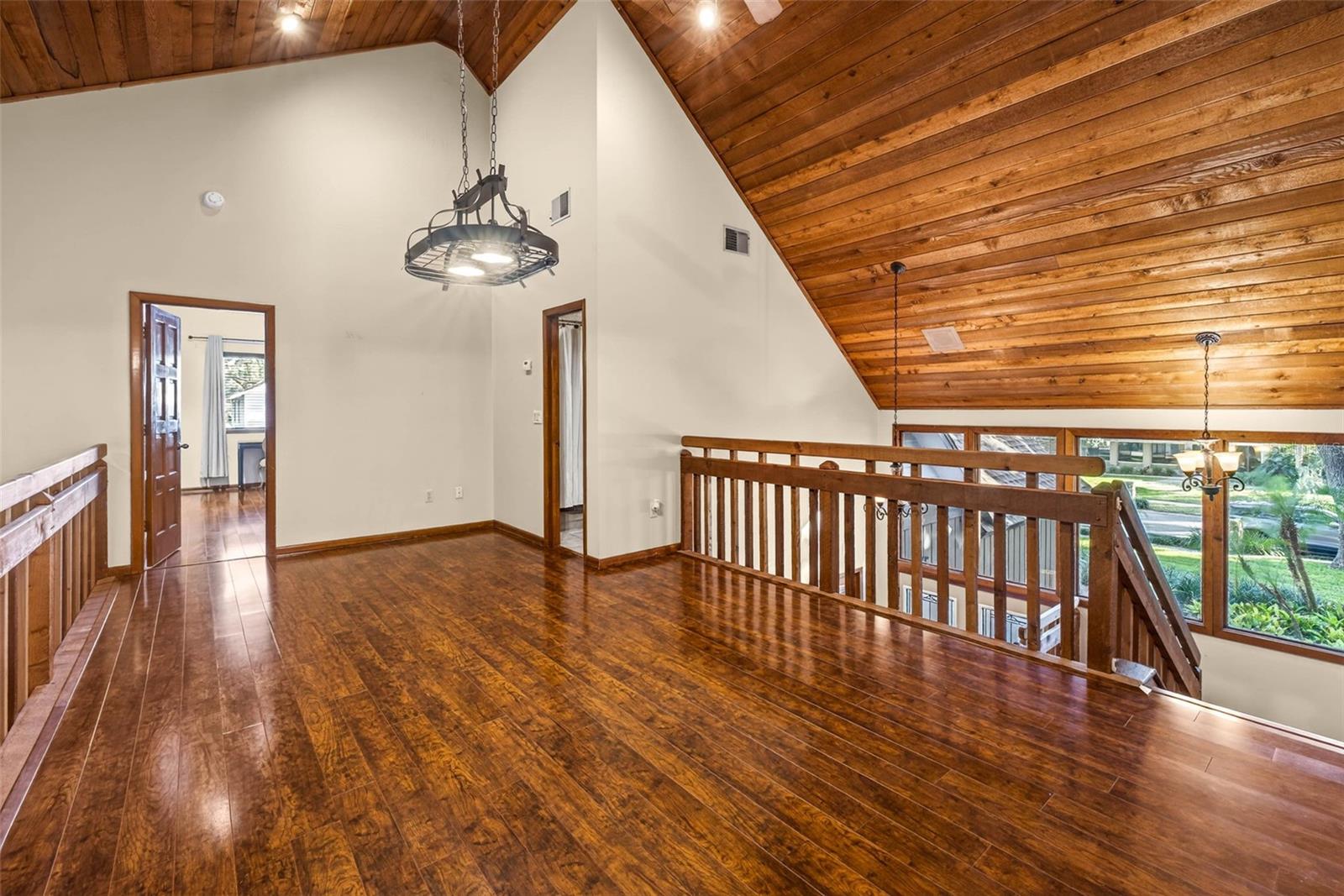 Listing photo id 12 for 6410 112th Avenue