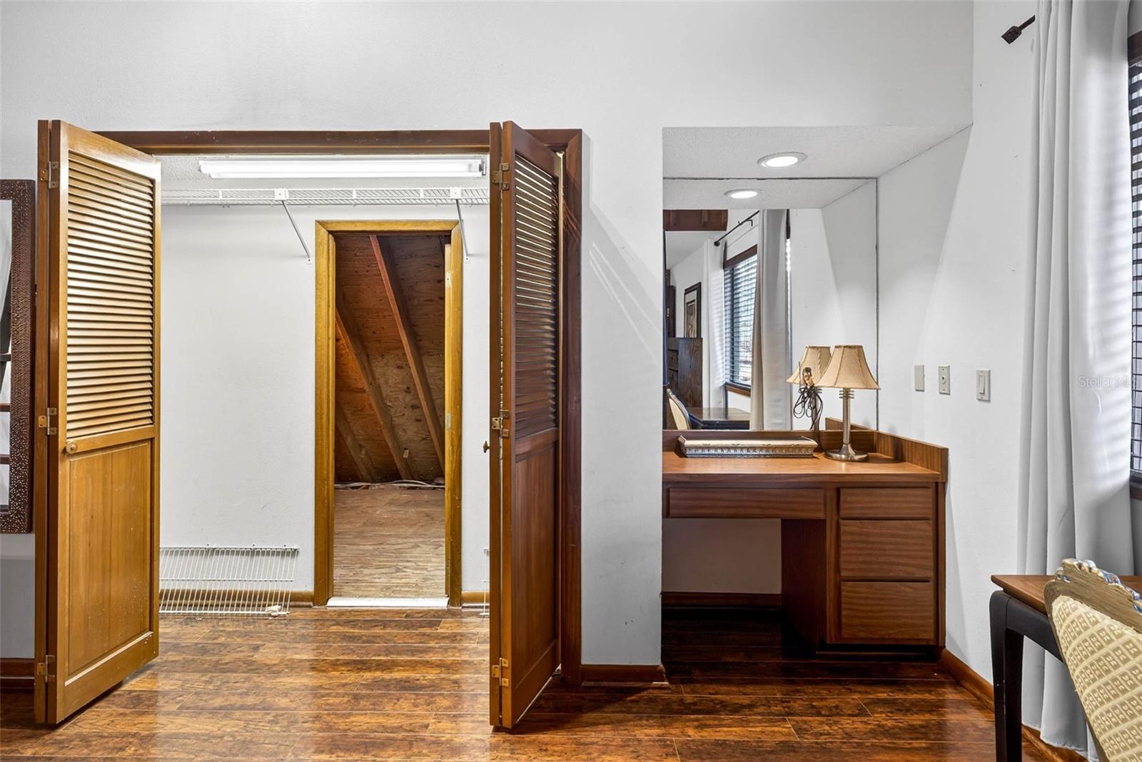 Listing photo id 17 for 6410 112th Avenue