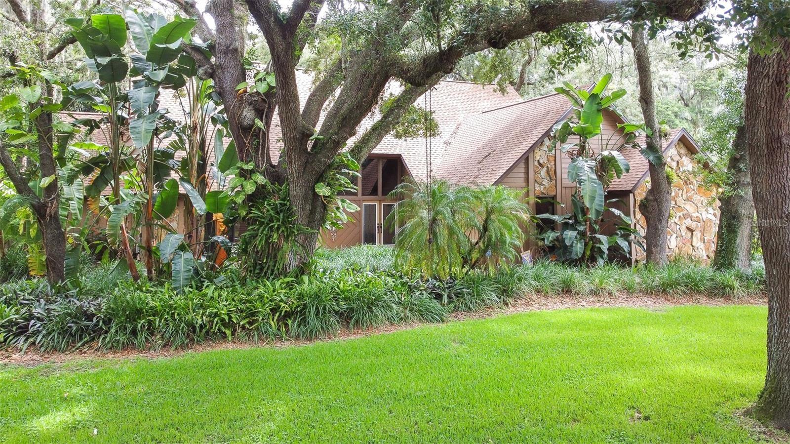 Listing photo id 0 for 6410 112th Avenue