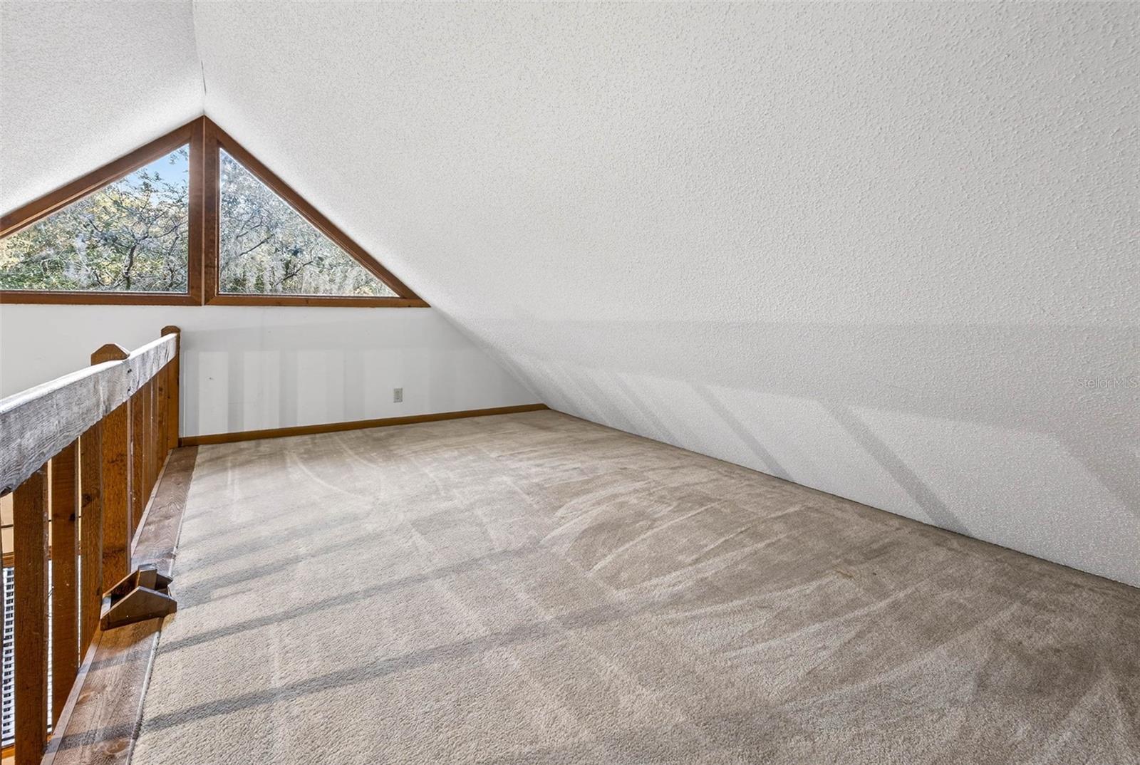 Listing photo id 19 for 6410 112th Avenue