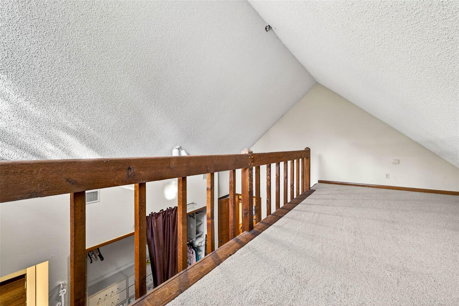 Listing photo id 26 for 6410 112th Avenue