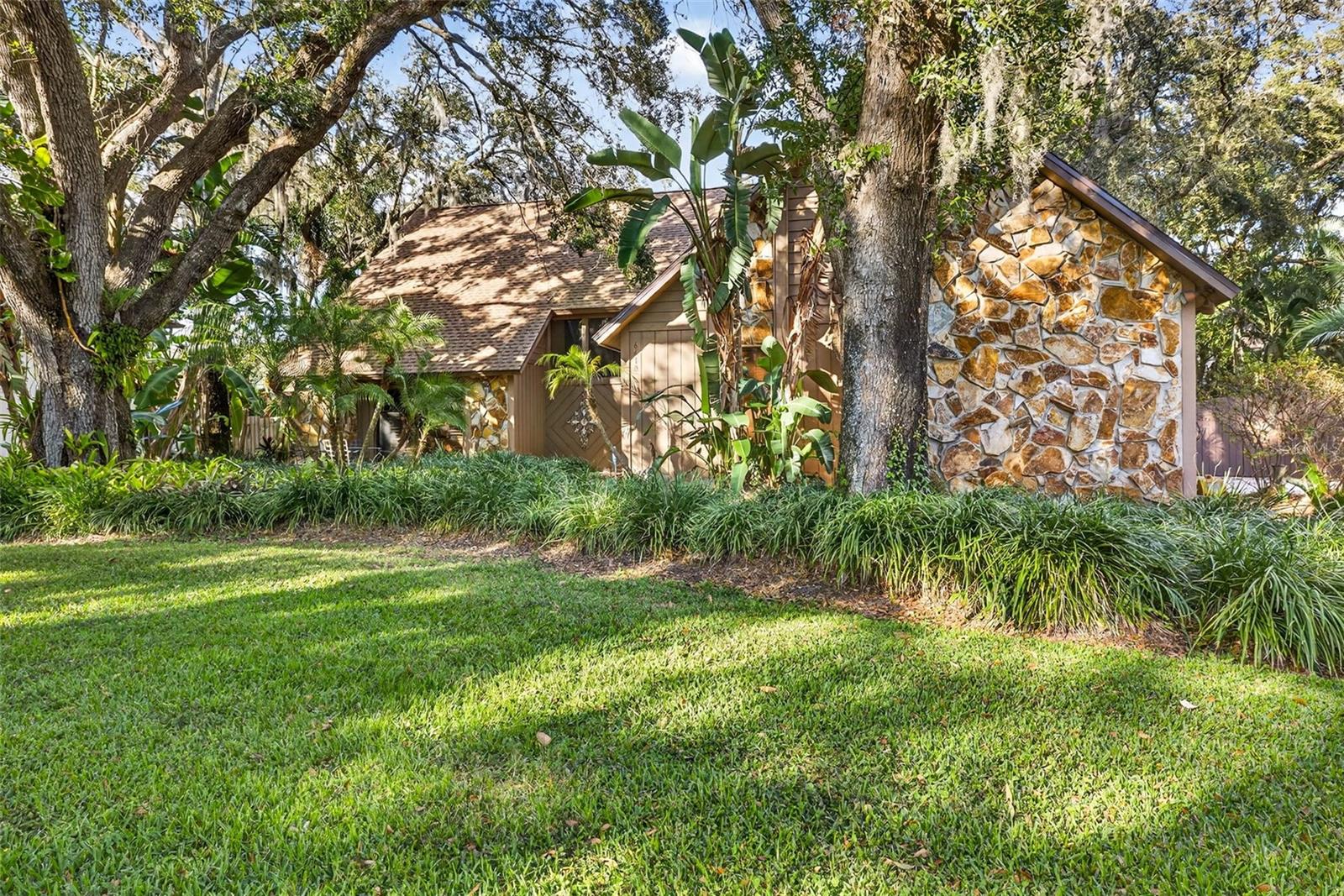 Listing photo id 1 for 6410 112th Avenue