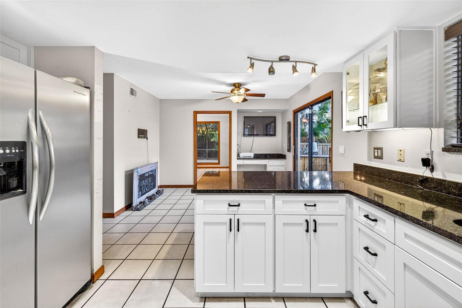 Listing photo id 48 for 6410 112th Avenue