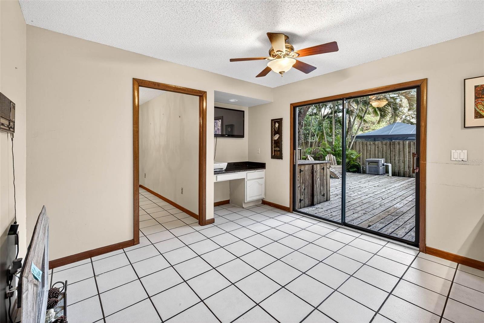 Listing photo id 50 for 6410 112th Avenue