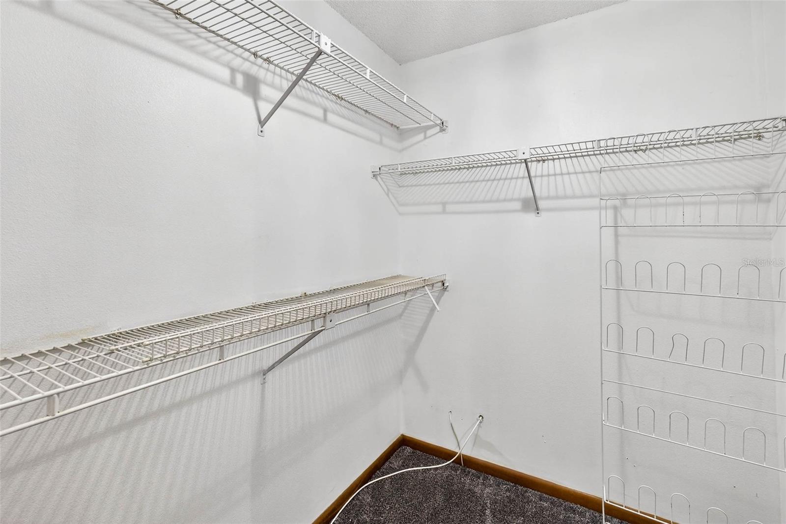 Listing photo id 67 for 6410 112th Avenue