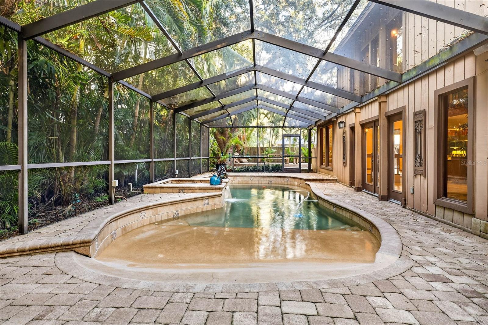 Listing photo id 73 for 6410 112th Avenue