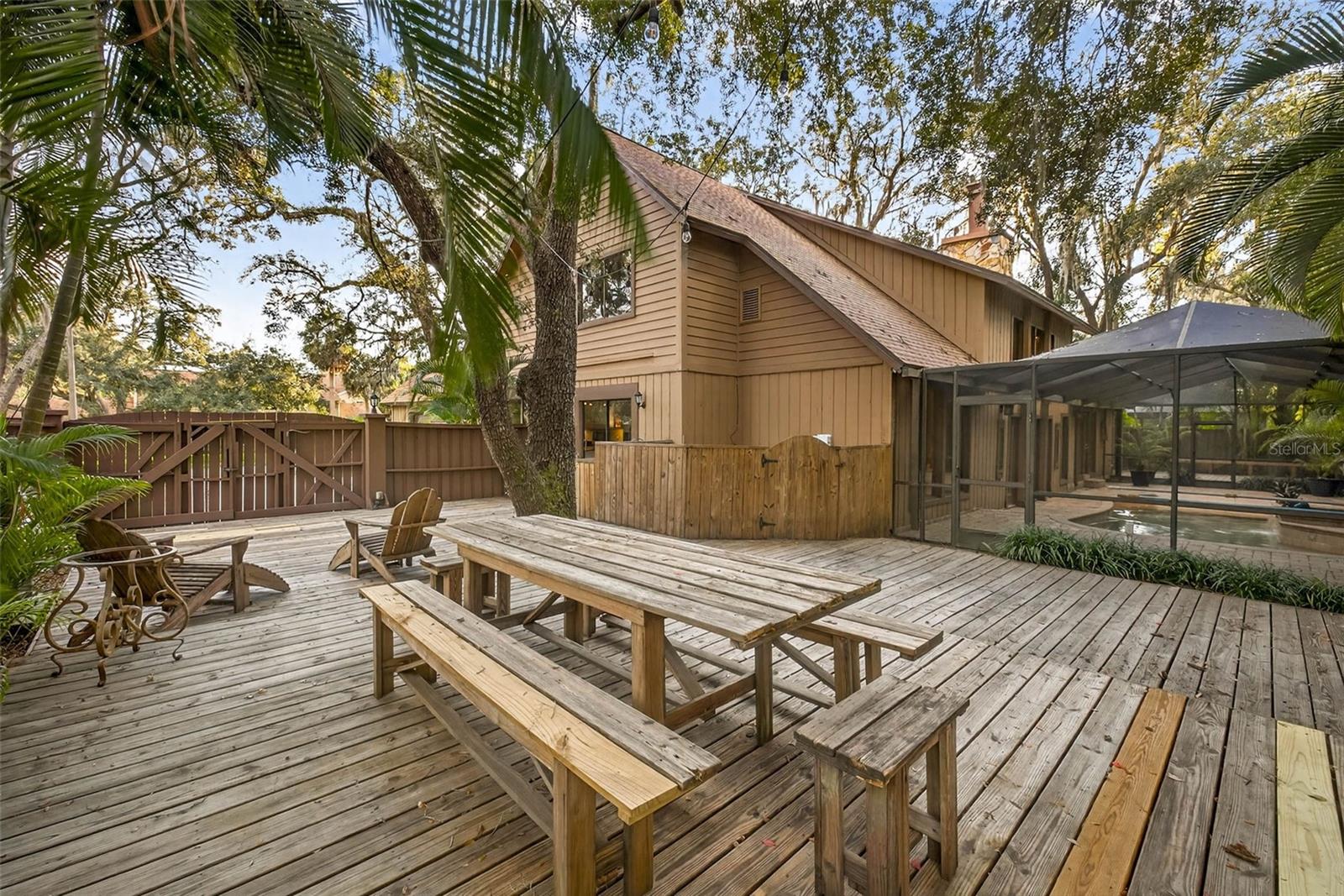 Listing photo id 78 for 6410 112th Avenue