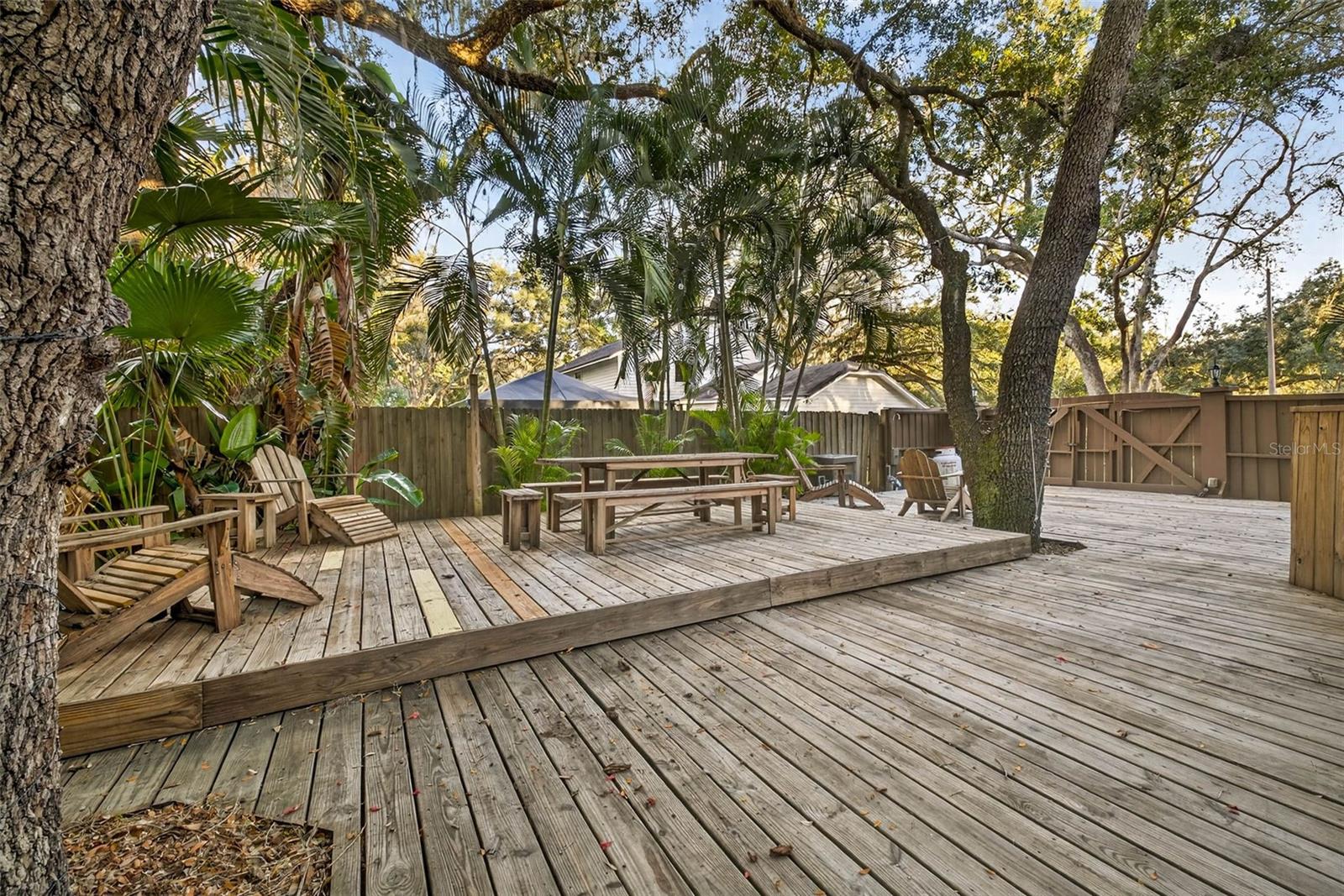 Listing photo id 84 for 6410 112th Avenue