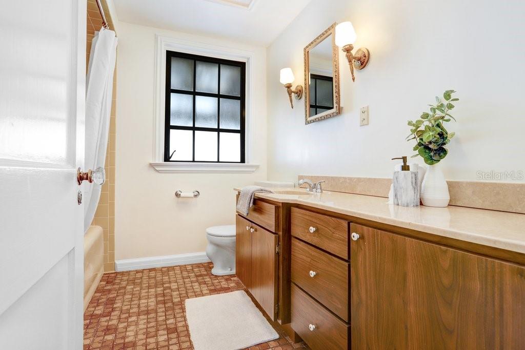 Image 24 of 51 For 3821 San Juan Street