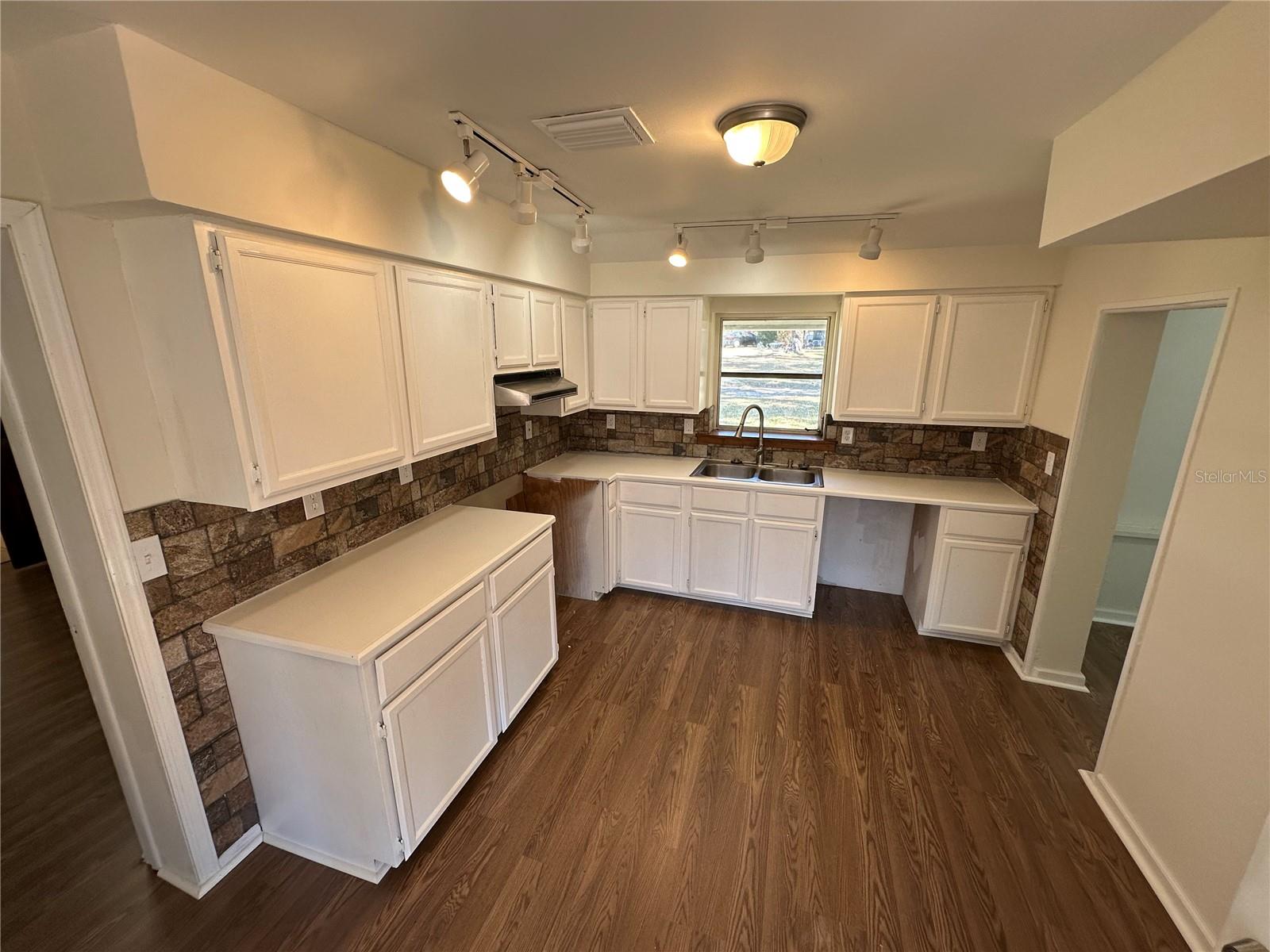 Image 21 of 46 For 36506 Althea Lane