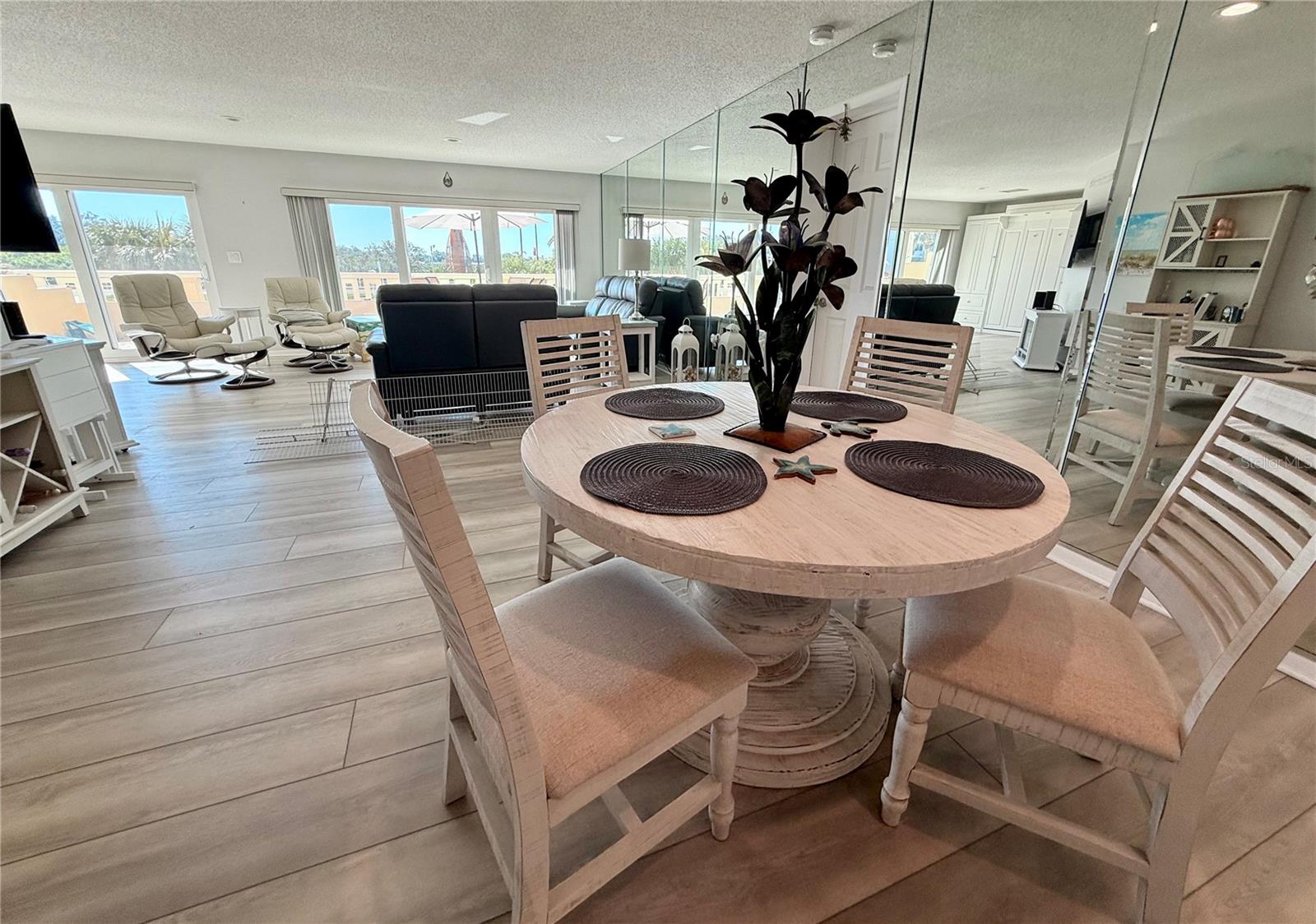 Image 5 of 22 For 100 Bluff View Drive 105c