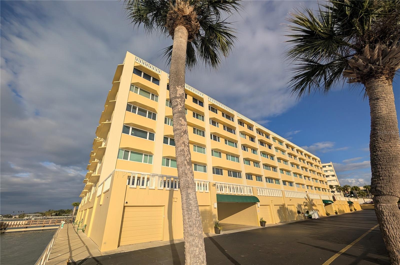 Image 8 of 22 For 100 Bluff View Drive 105c