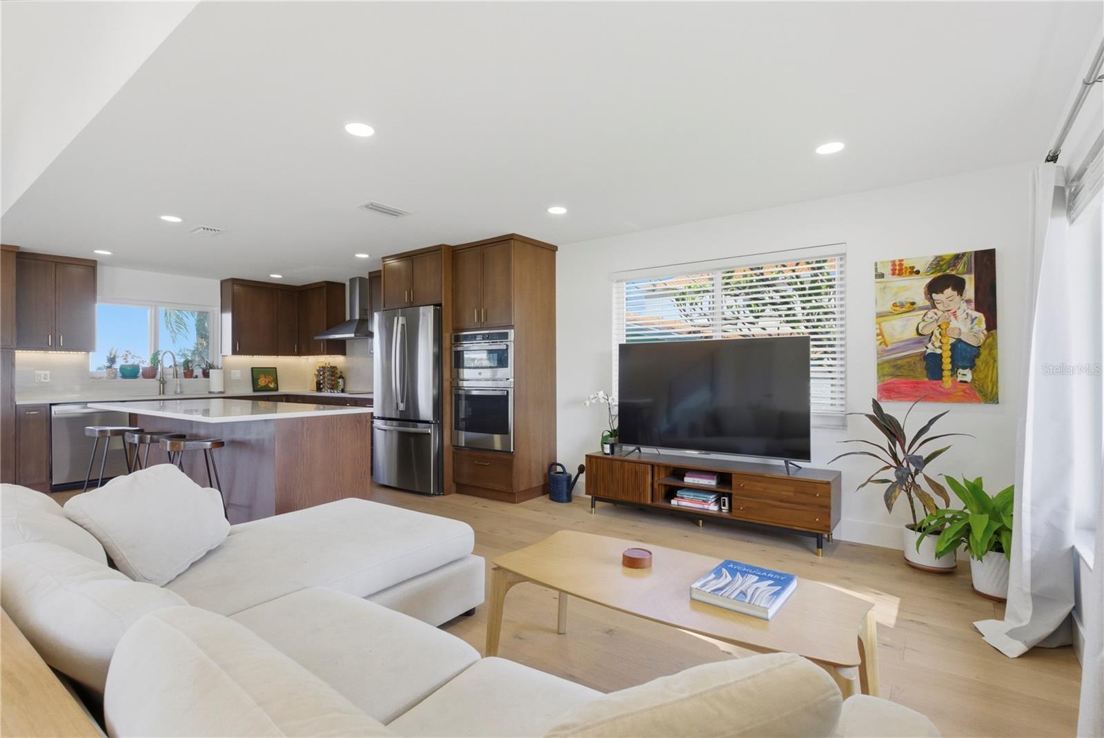 Image 10 of 39 For 377 22nd Avenue Se